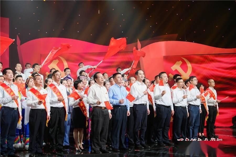 黄晓明《中餐厅6》中称“批评自己的人是贵人”，他在节目中的表现如何？游戏画面